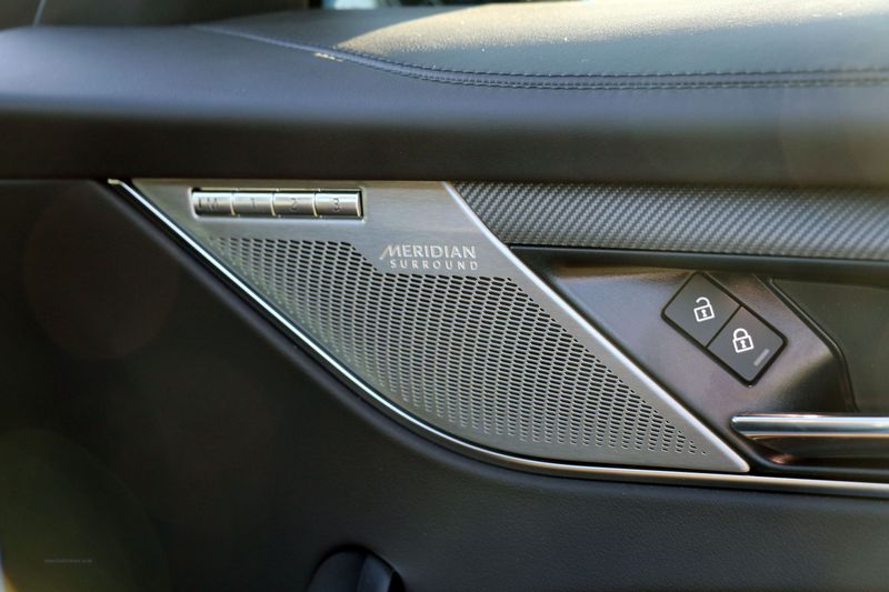 Jaguar F Pace 5.0 P550 SVR Quickshift