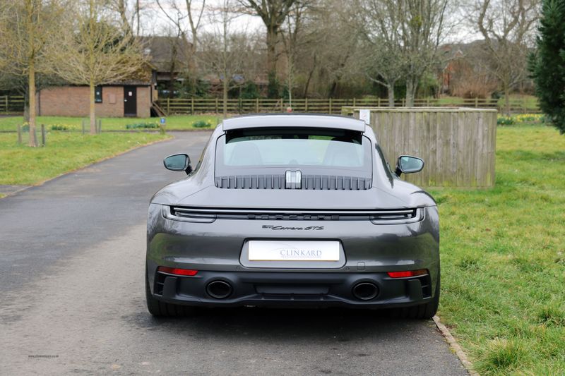 Porsche Carrera GTS Coupe PDK