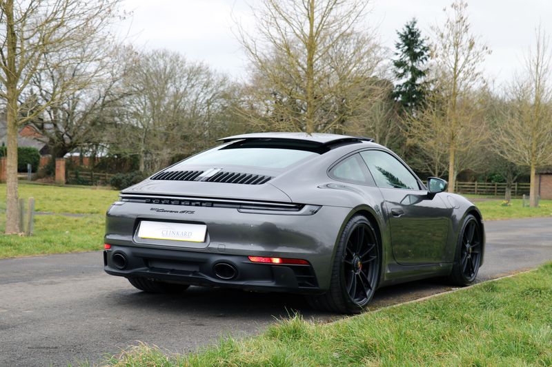 Porsche Carrera GTS Coupe PDK