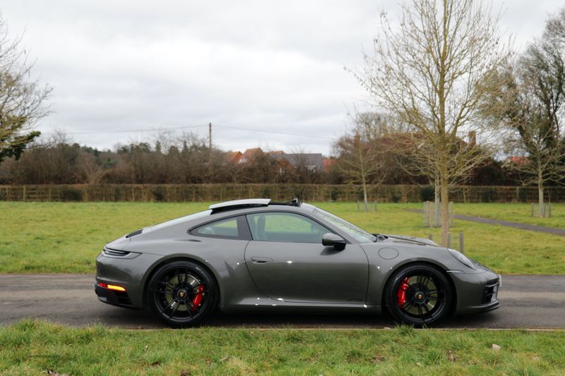Porsche Carrera GTS Coupe PDK