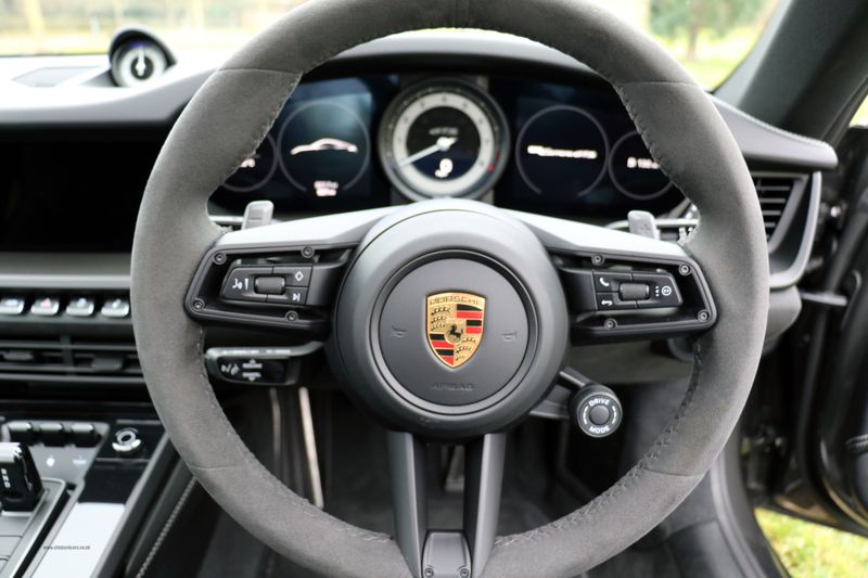 Porsche Carrera GTS Coupe PDK