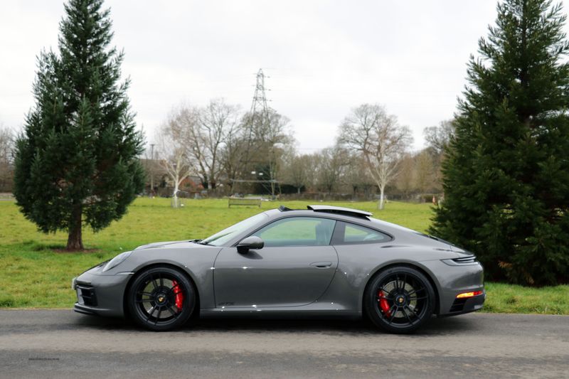 Porsche Carrera GTS Coupe PDK