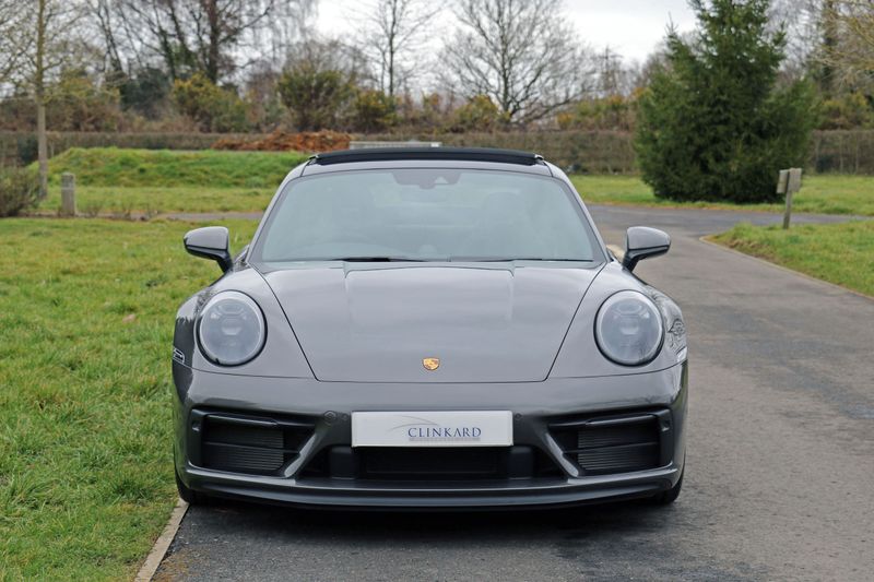 Porsche Carrera GTS Coupe PDK