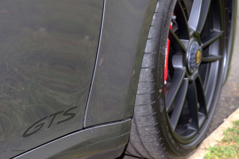 Porsche Carrera GTS Coupe PDK