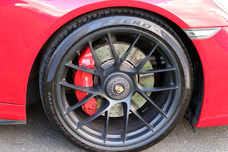 Porsche 911 GTS Coupe PDK