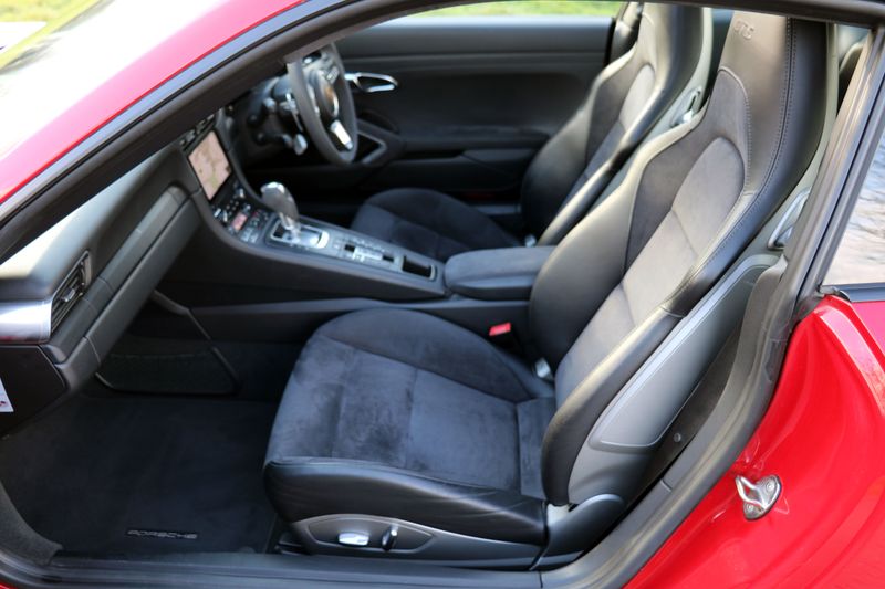 Porsche 911 GTS Coupe PDK