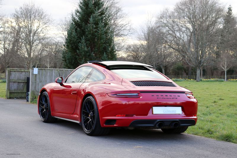 Porsche 911 GTS Coupe PDK