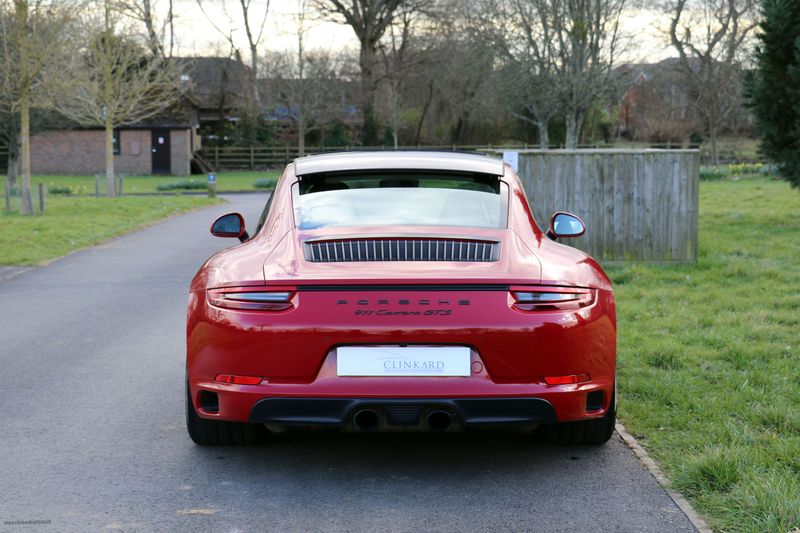 Porsche 911 GTS Coupe PDK