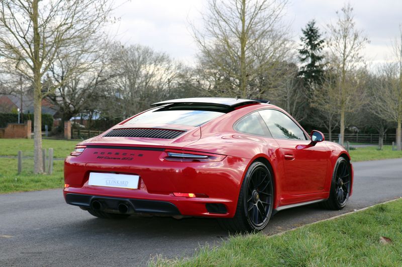 Porsche 911 GTS Coupe PDK