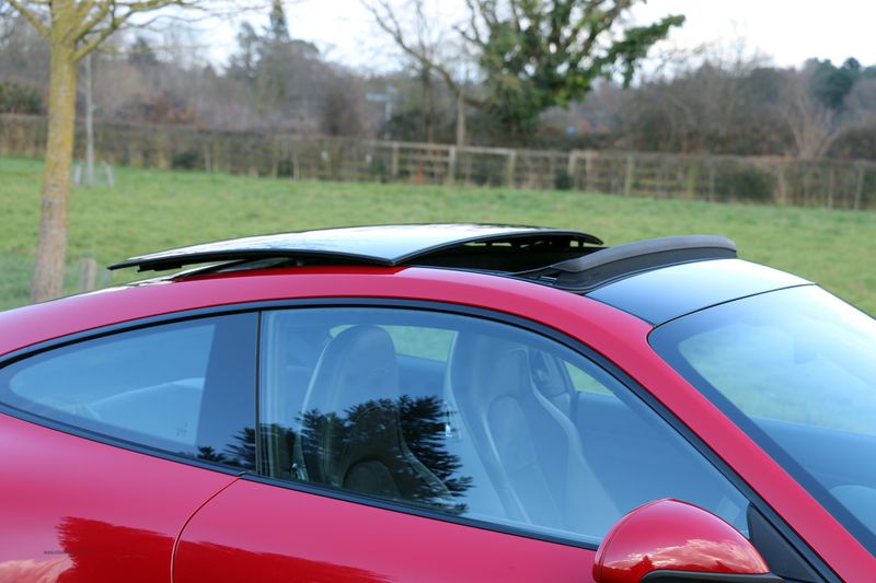 Porsche 911 GTS Coupe PDK