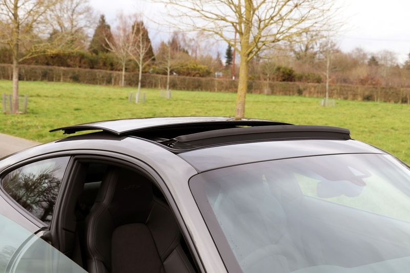 Porsche 992 Carrera GTS PDK