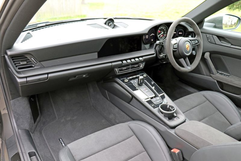 Porsche 992 Carrera GTS PDK