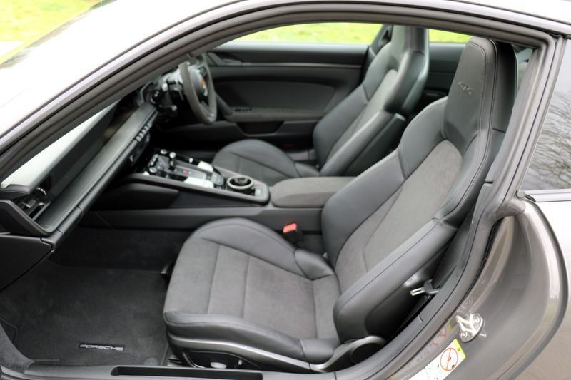 Porsche 992 Carrera GTS PDK