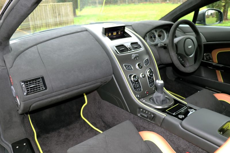 Aston Martin V8 Vantage AMR 4.7