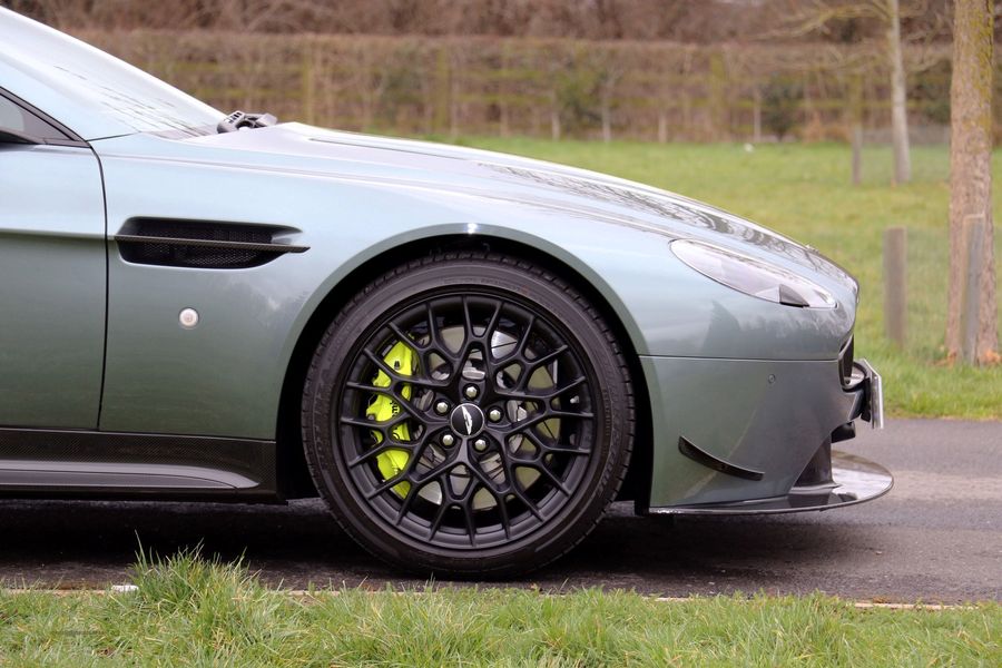 Aston Martin V8 Vantage AMR 4.7