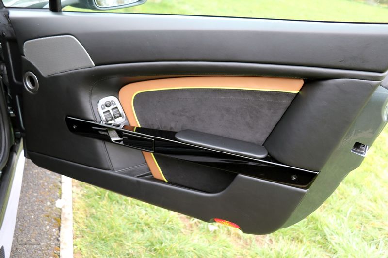 Aston Martin V8 Vantage AMR 4.7