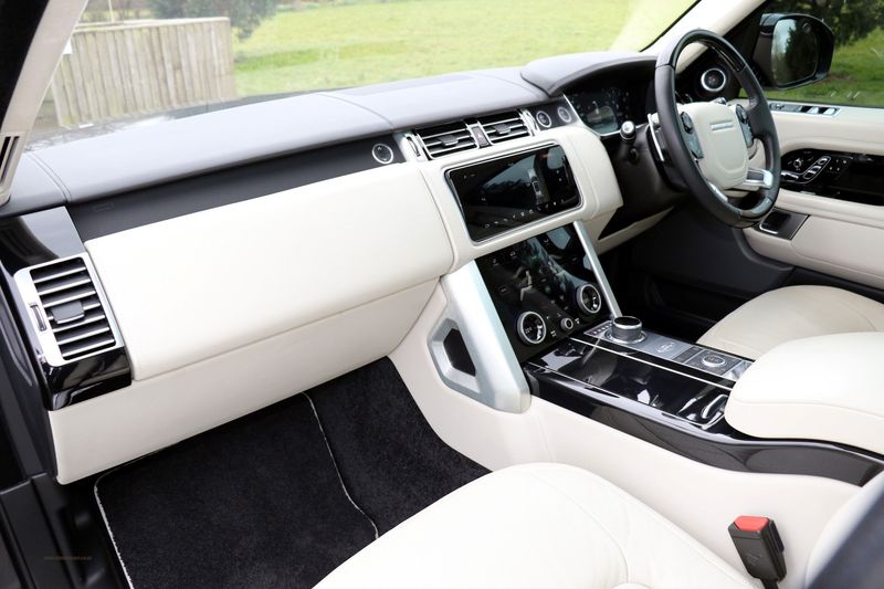 Range Rover LWB 5.0 Supercharged Autobiography