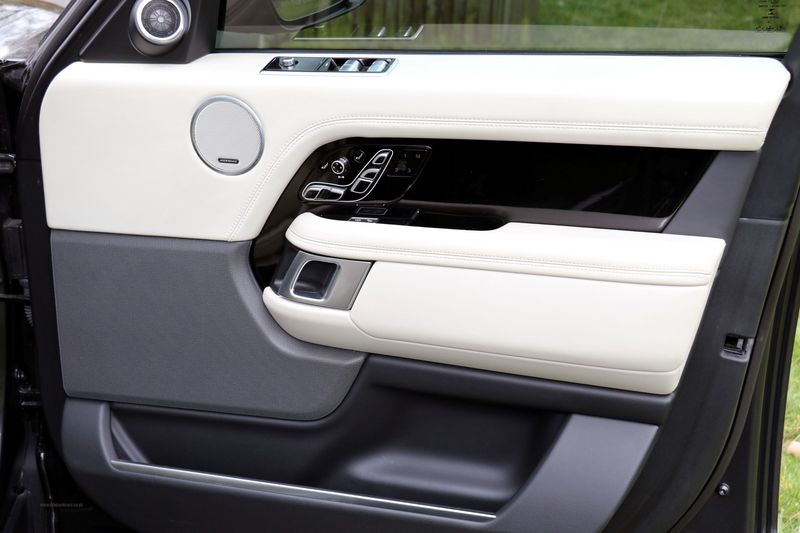 Range Rover LWB 5.0 Supercharged Autobiography