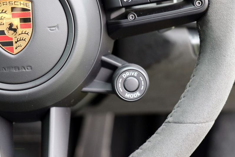 Porsche Carrera GTS Coupe PDK