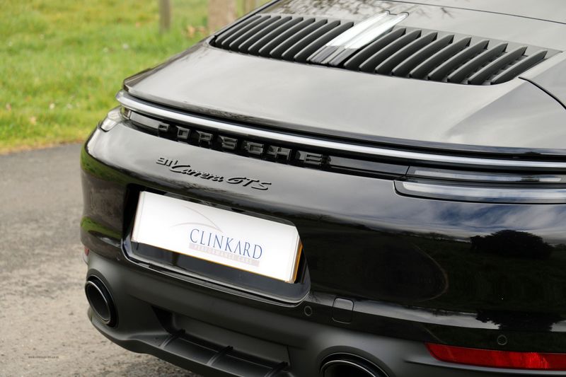 Porsche Carrera GTS Coupe PDK