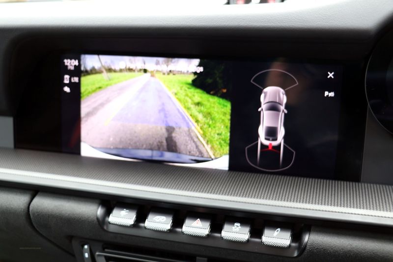 Porsche Carrera GTS Coupe PDK