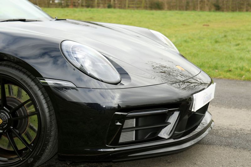 Porsche Carrera GTS Coupe PDK