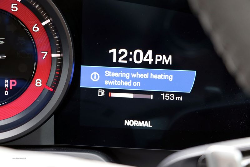 Porsche Carrera GTS Coupe PDK