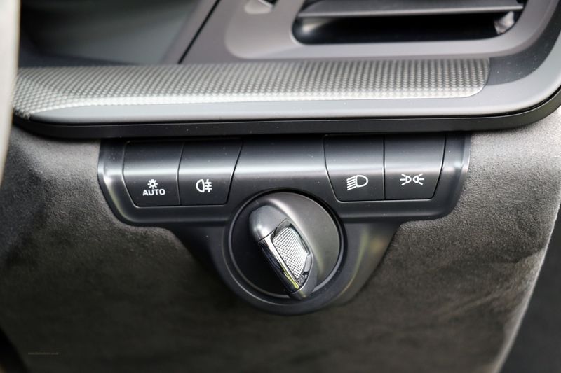 Porsche Carrera GTS Coupe PDK