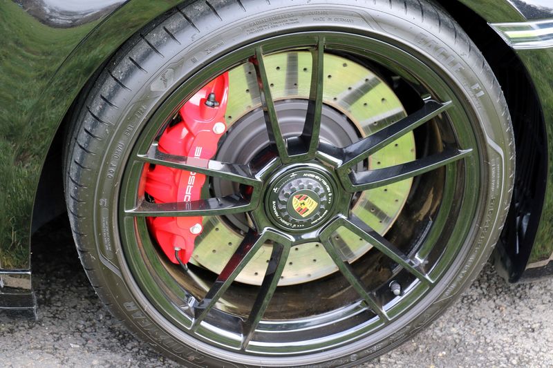 Porsche Carrera GTS Coupe PDK