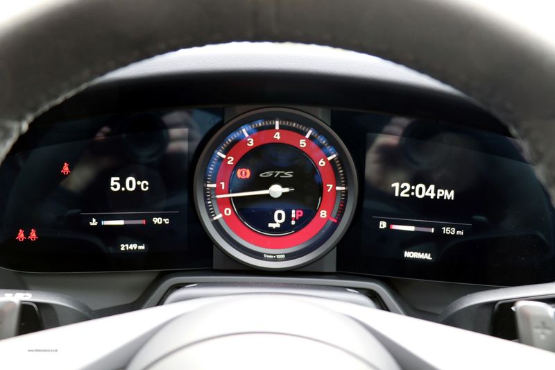 Porsche Carrera GTS Coupe PDK