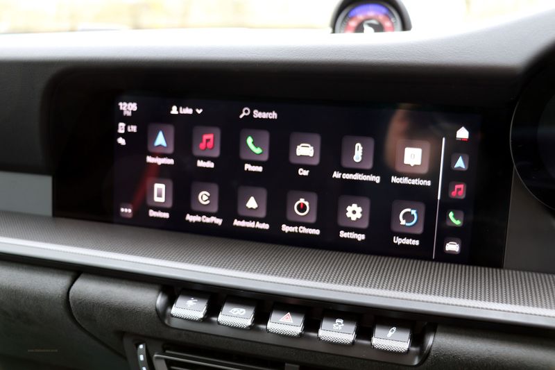 Porsche Carrera GTS Coupe PDK