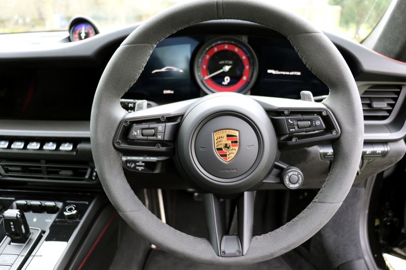 Porsche Carrera GTS Coupe PDK