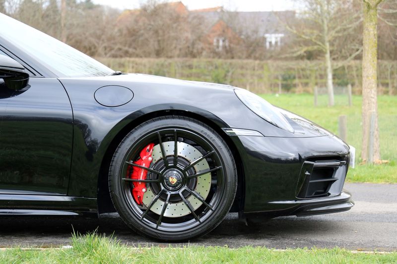 Porsche Carrera GTS Coupe PDK