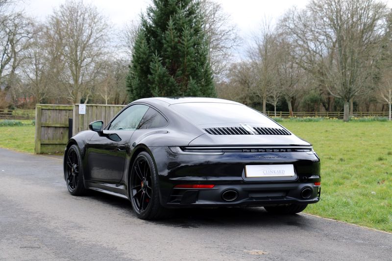 Porsche Carrera GTS Coupe PDK
