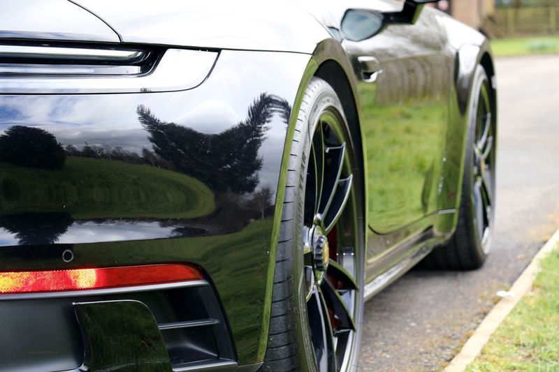 Porsche Carrera GTS Coupe PDK