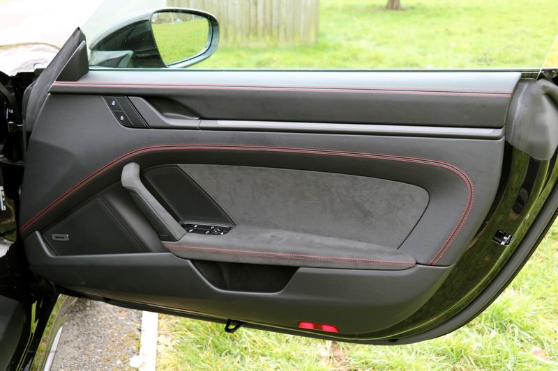 Porsche Carrera GTS Coupe PDK