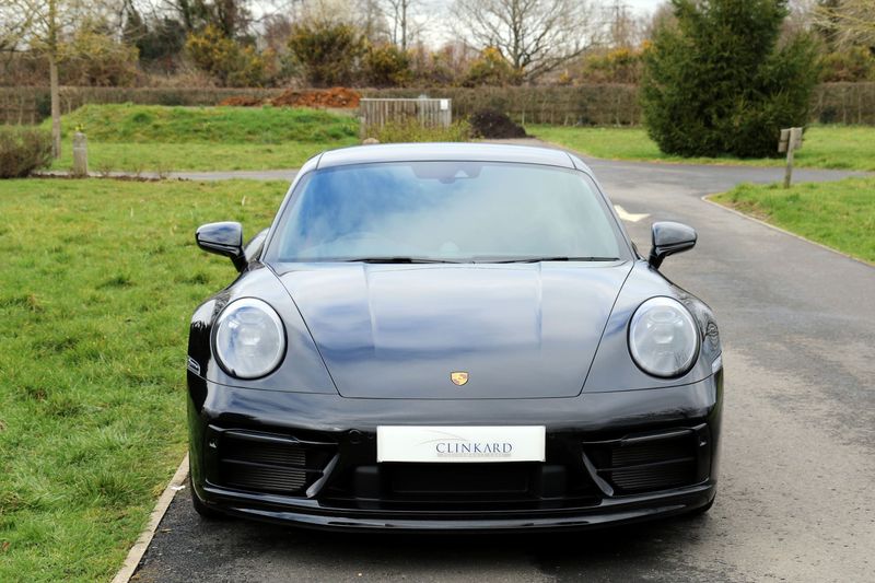 Porsche Carrera GTS Coupe PDK