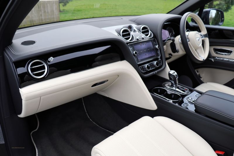 Bentley Bentayga V8 Black and Centenary Edition