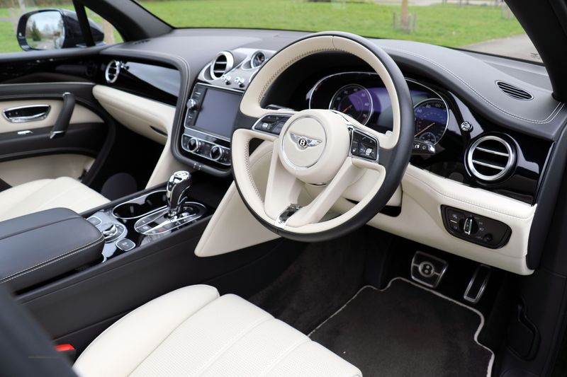 Bentley Bentayga V8 Black and Centenary Edition