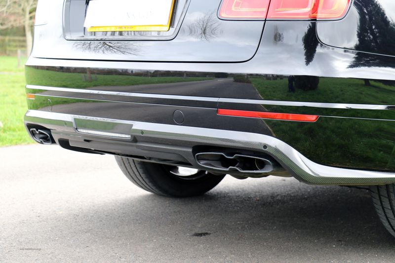 Bentley Bentayga V8 Black and Centenary Edition