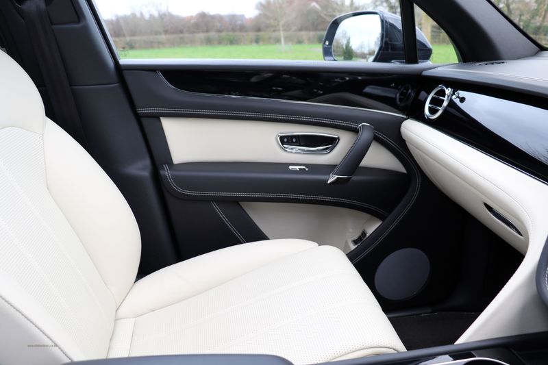 Bentley Bentayga V8 Black and Centenary Edition