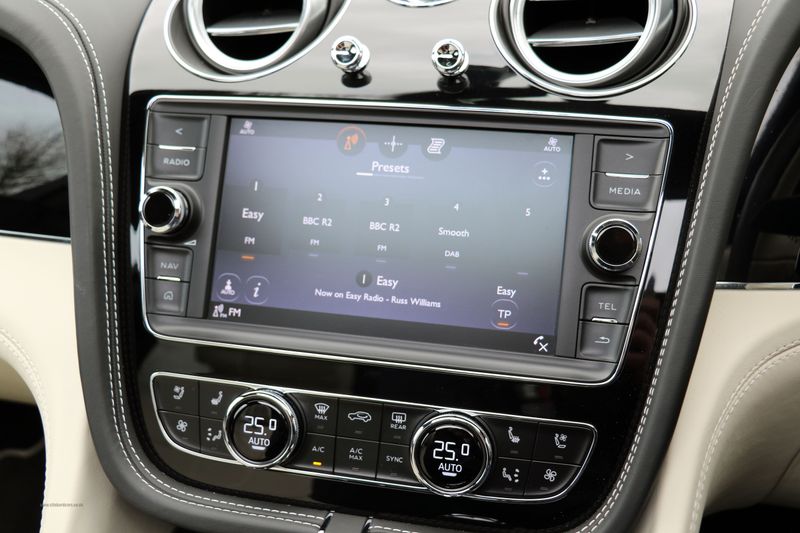 Bentley Bentayga V8 Black and Centenary Edition