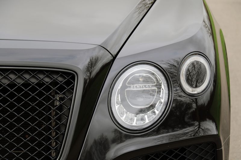 Bentley Bentayga V8 Black and Centenary Edition