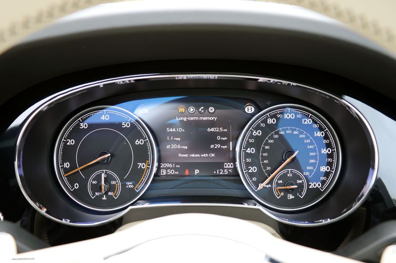 Bentley Bentayga V8 Black and Centenary Edition