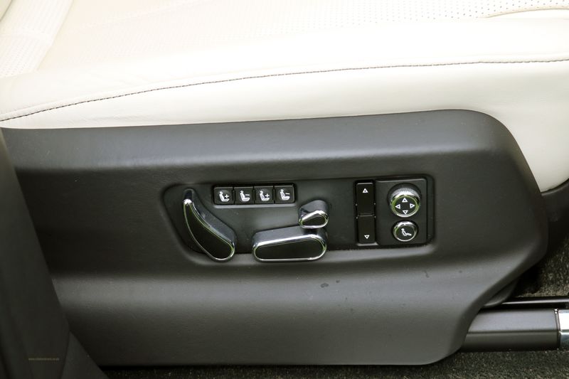 Bentley Bentayga V8 Black and Centenary Edition