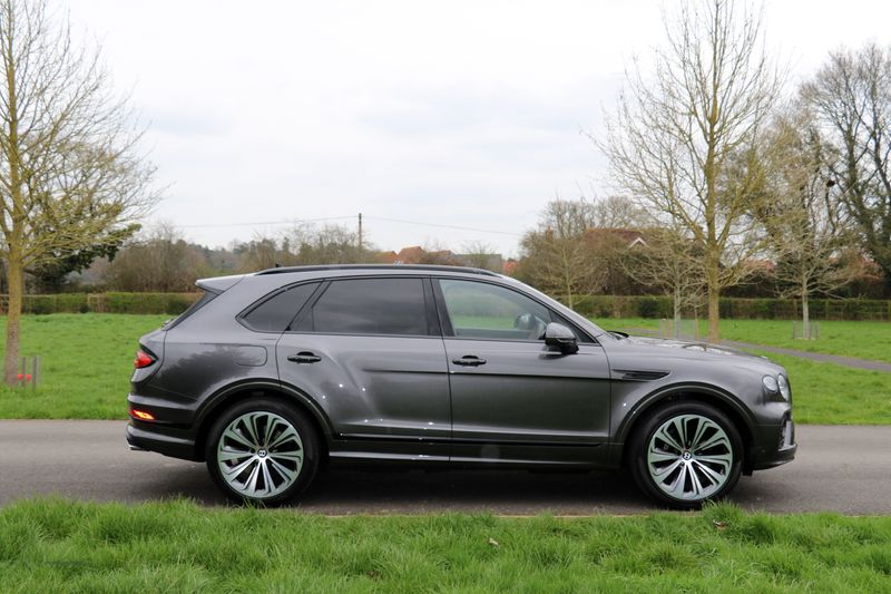 Bentley Bentayga Outdoor Pursuits Collection 3.0 TFSi V6 17.3kWh Hybrid