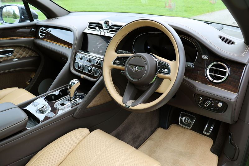 Bentley Bentayga Outdoor Pursuits Collection 3.0 TFSi V6 17.3kWh Hybrid