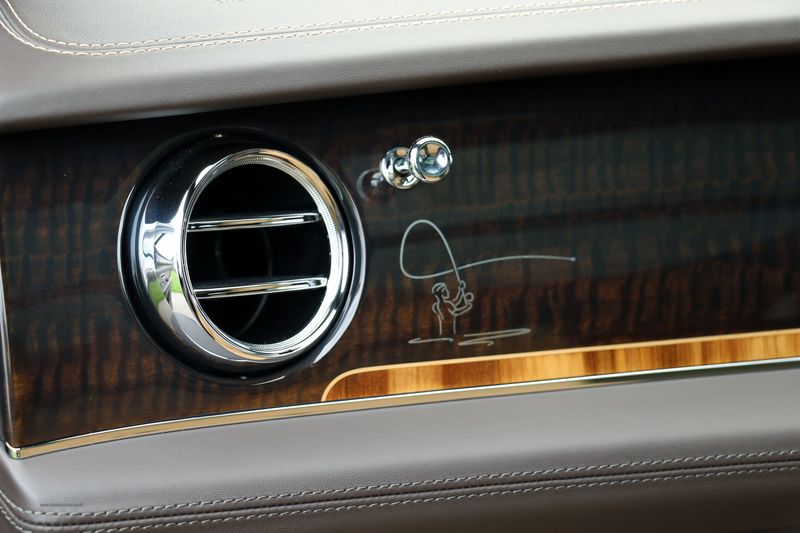 Bentley Bentayga Outdoor Pursuits Collection 3.0 TFSi V6 17.3kWh Hybrid