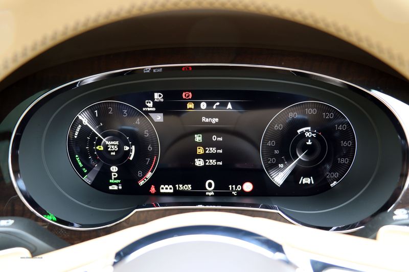 Bentley Bentayga Outdoor Pursuits Collection 3.0 TFSi V6 17.3kWh Hybrid