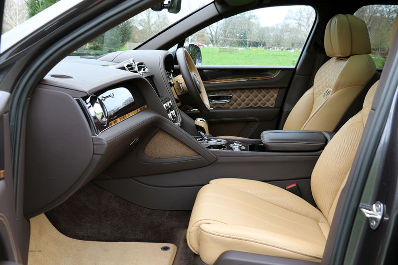 Bentley Bentayga Outdoor Pursuits Collection 3.0 TFSi V6 17.3kWh Hybrid